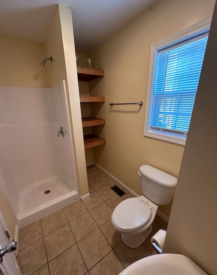 12 Townview Dr - Photo 5 of 12