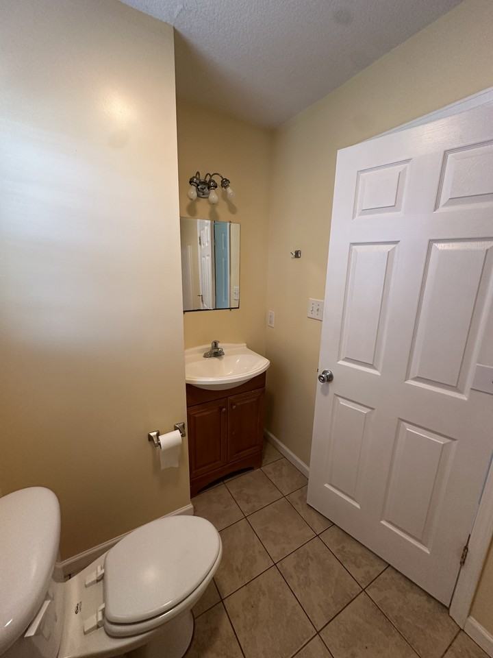 12 Townview Dr - Photo 6 of 12