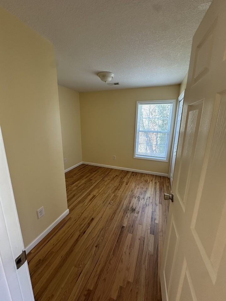 12 Townview Dr - Photo 7 of 12