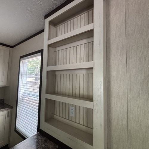 211 Falcon Dr - Photo 5 of 20