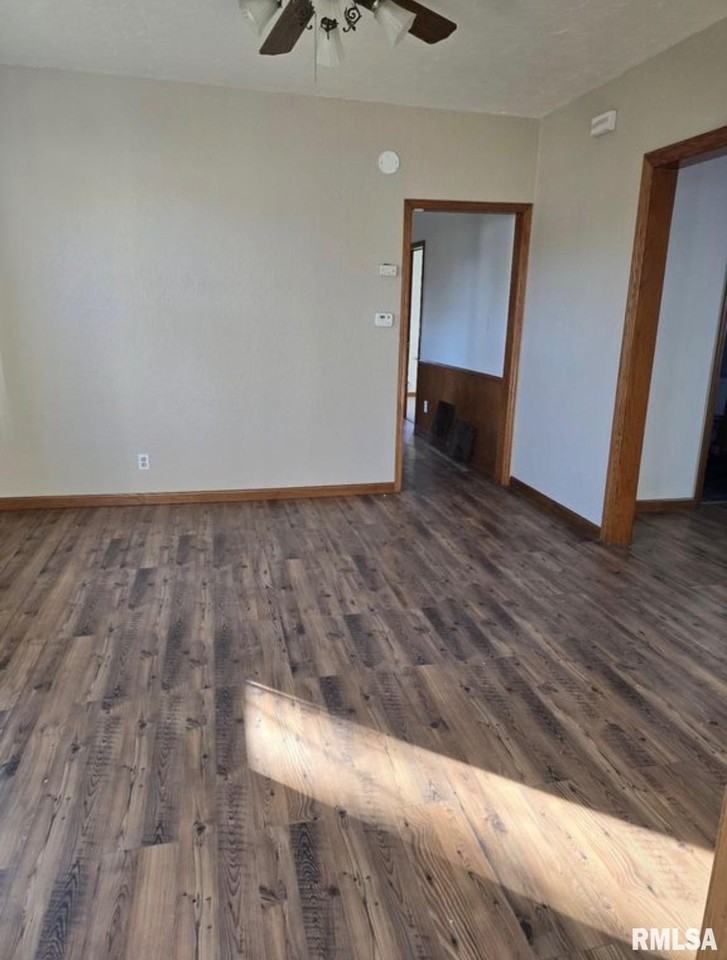 3210 W Augustana St - Photo 3 of 11