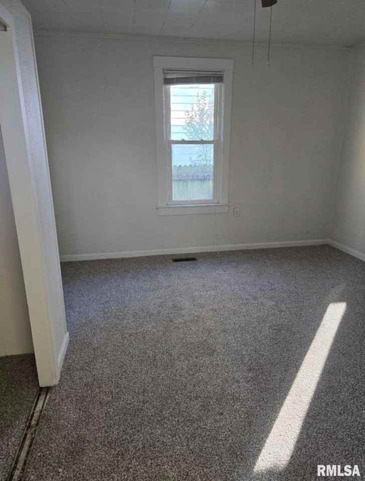 3210 W Augustana St - Photo 4 of 11