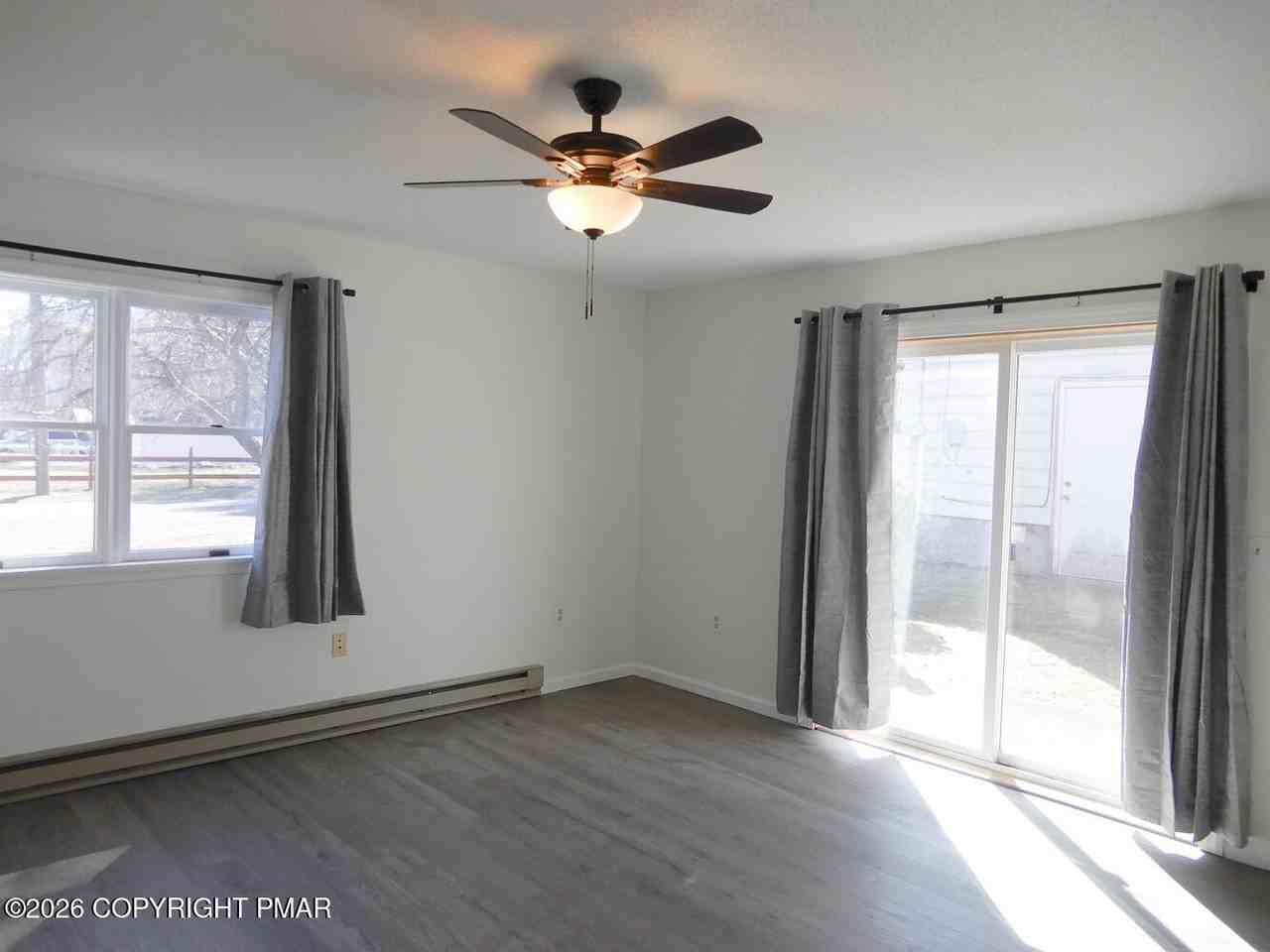 43 Borough St Apt A - Photo 3 of 17