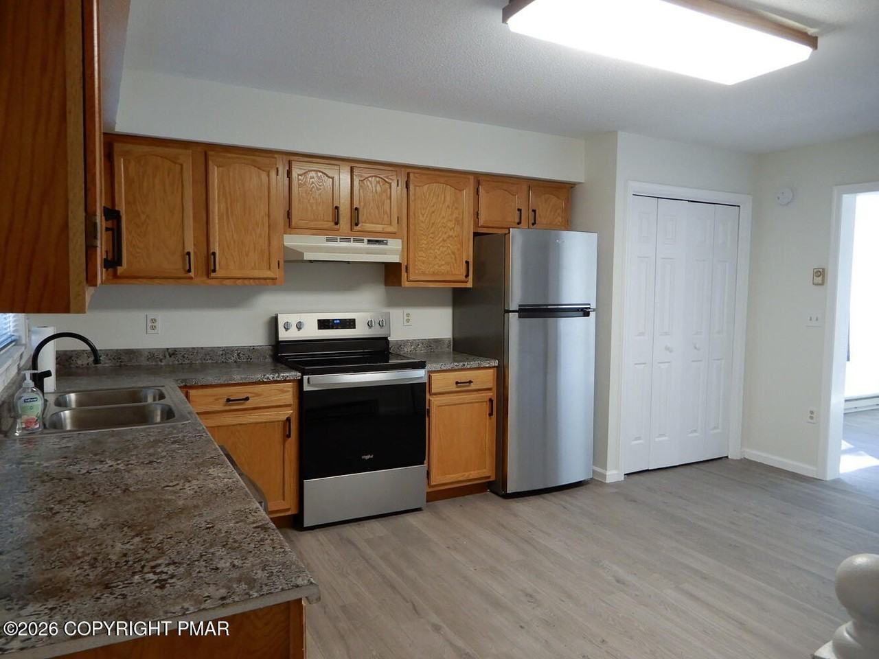 43 Borough St Apt A - Photo 7 of 17