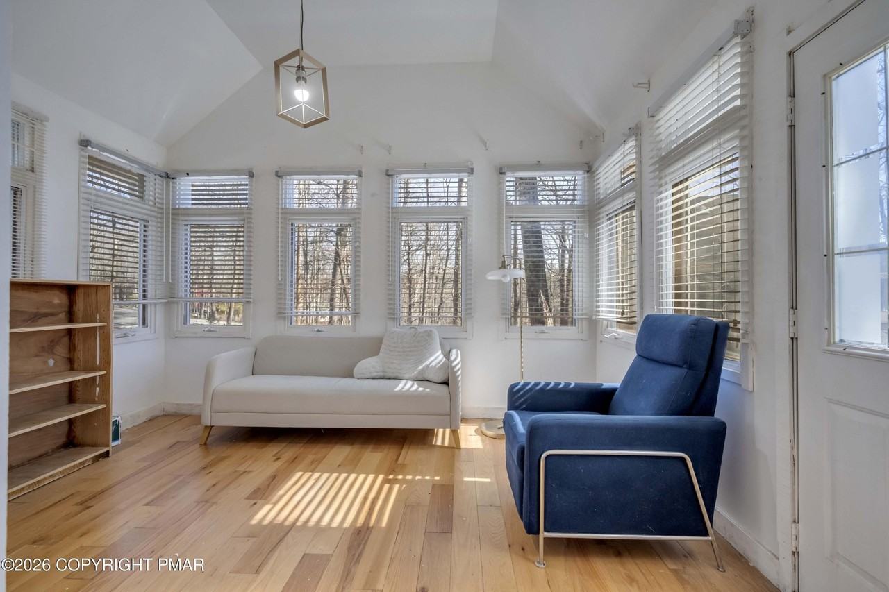 187 Bellingham Dr - Photo 4 of 45