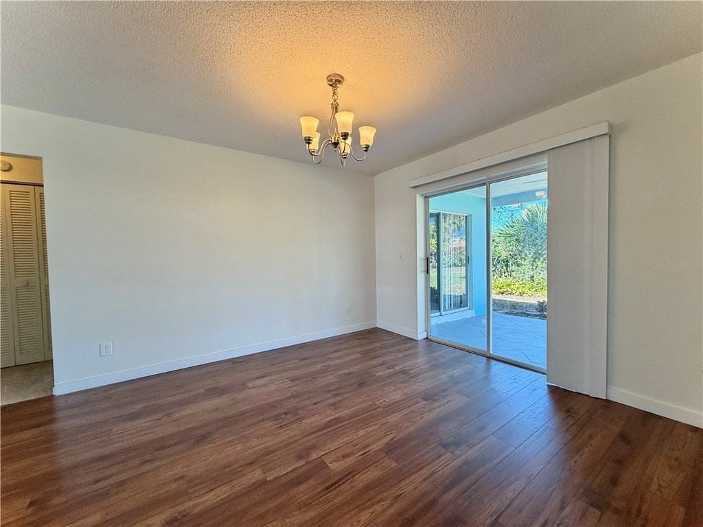 715 Holly Rd - Photo 6 of 25