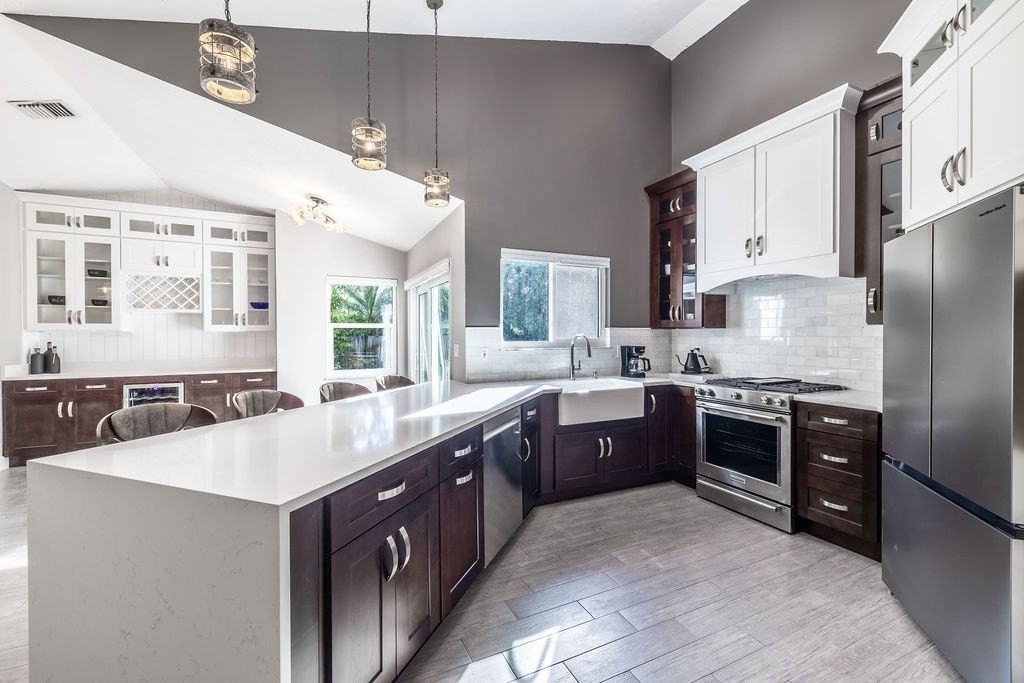 9330 Seagrape Dr - Photo 4 of 29