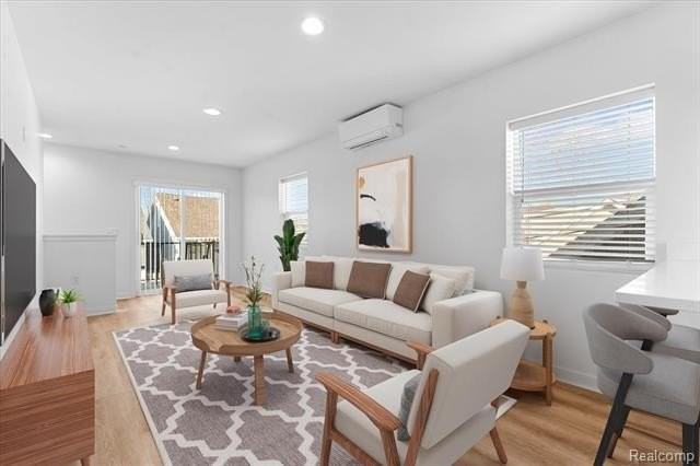 1440 Lakepointe St - Photo 4 of 25