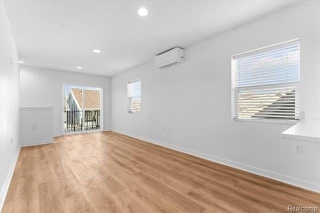 1440 Lakepointe St - Photo 5 of 25