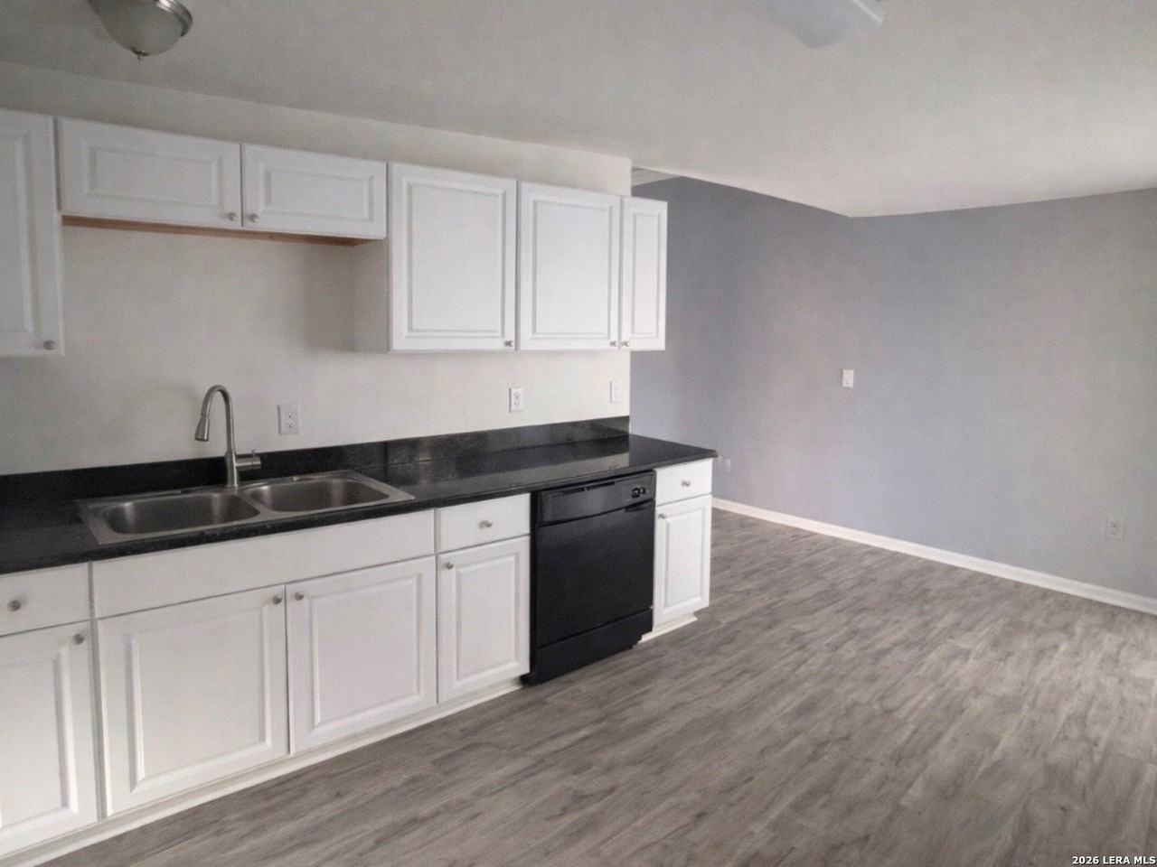 5905 Misty Gln - Photo 3 of 10