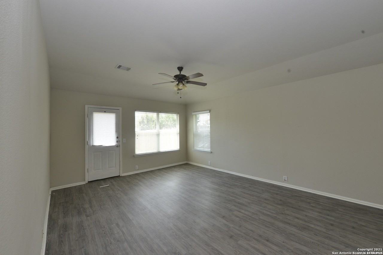 914 Rustling Cv - Photo 5 of 7