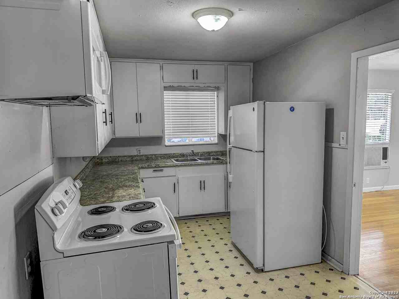 2016 W Olmos Dr - Photo 5 of 11