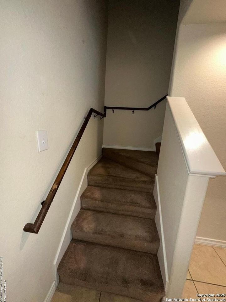 4931 Flipper Dr - Photo 6 of 16