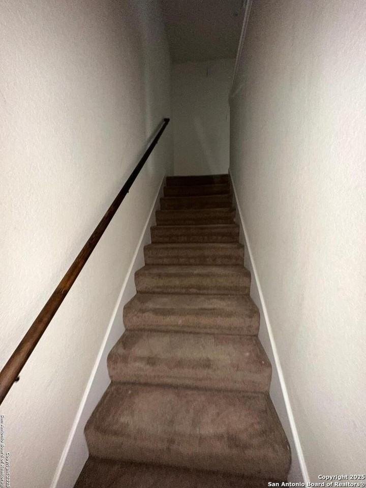 4931 Flipper Dr - Photo 7 of 16