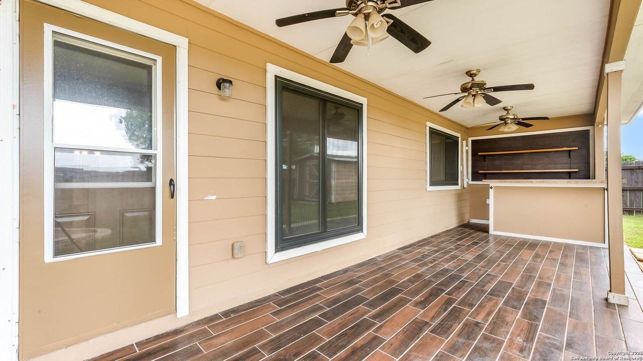 7951 Brinson Ct - Photo 5 of 20