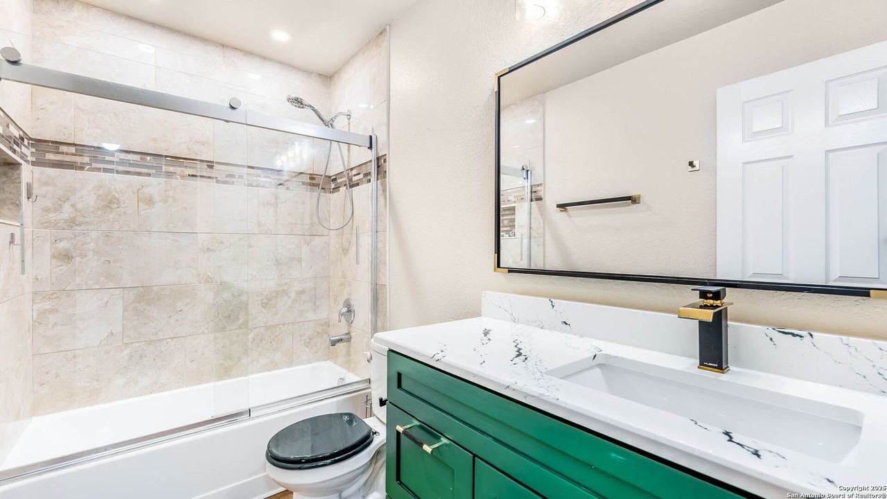 7951 Brinson Ct - Photo 7 of 20