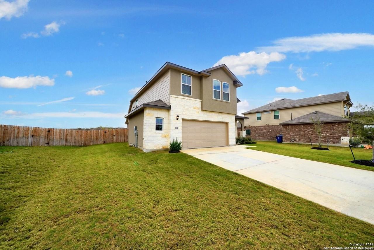 811 Golden Shr - Photo 4 of 50