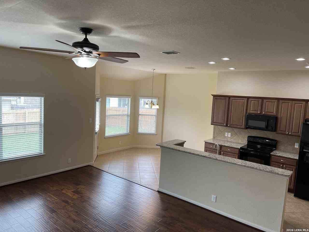 2729 Scarlet Tanger - Photo 4 of 12