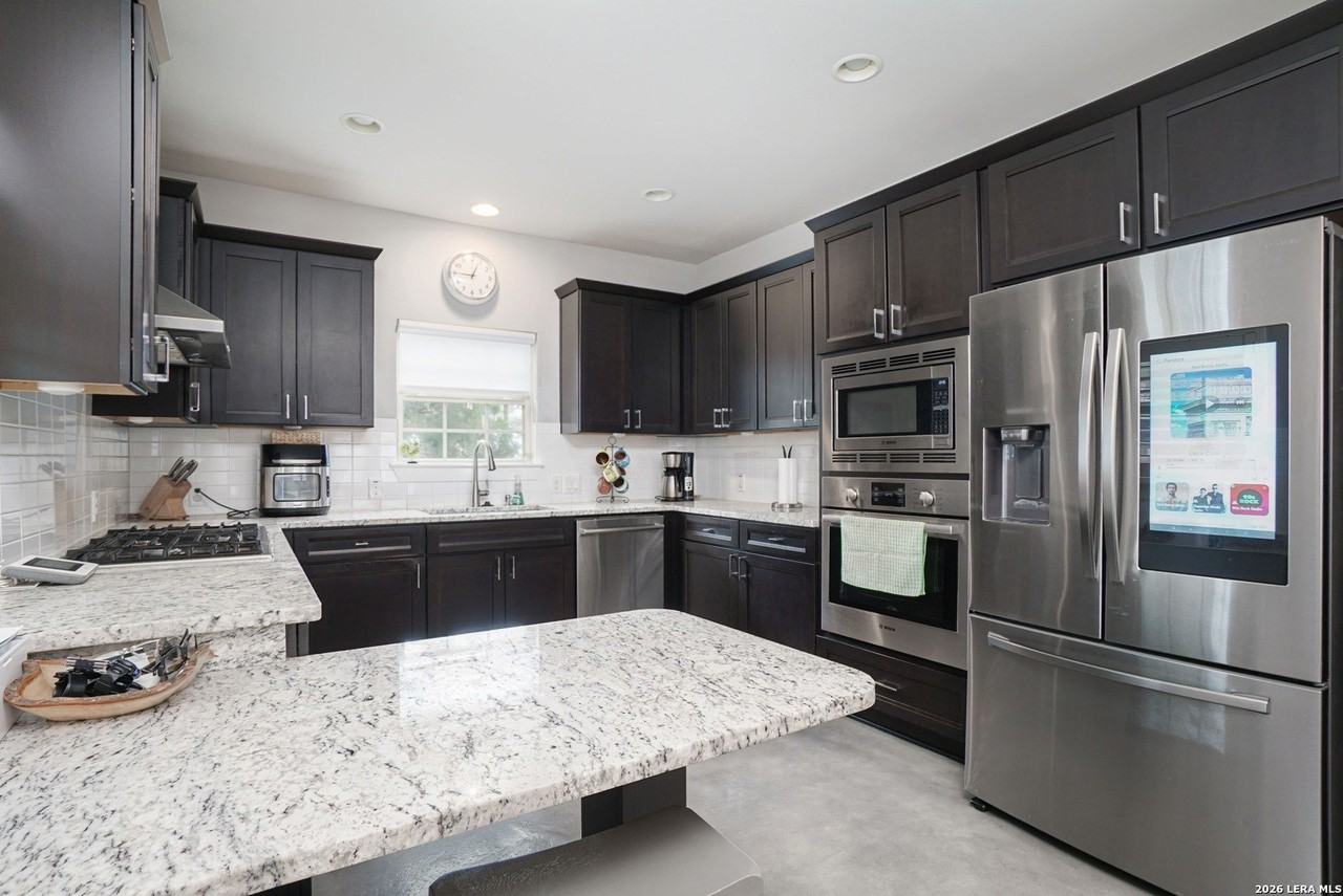 612 Leigh St - Photo 7 of 30