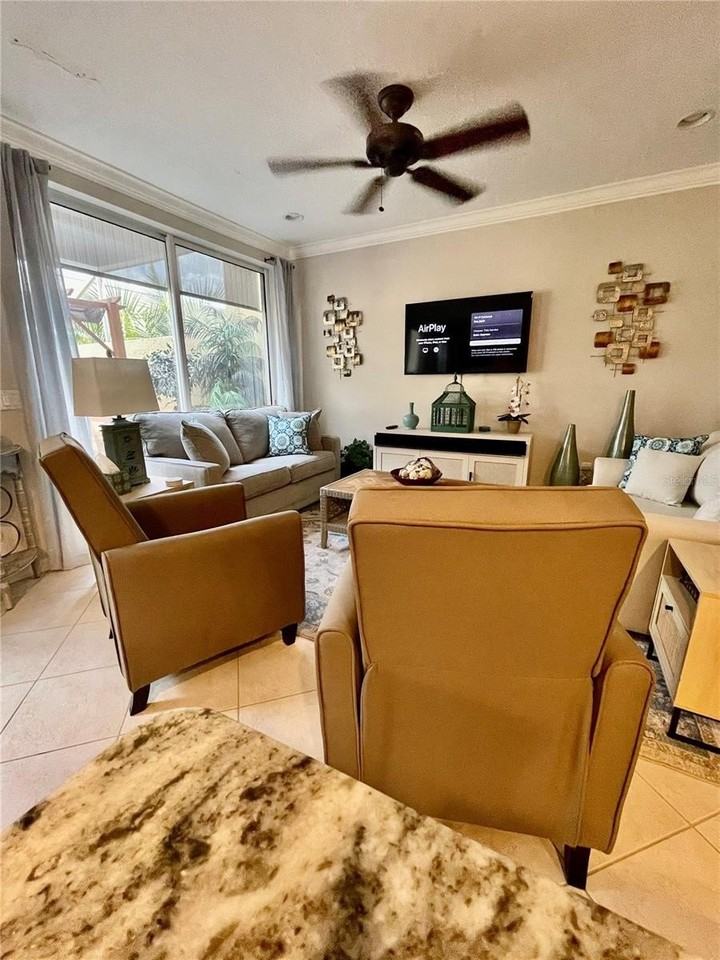 5635 Whitehead St - Photo 3 of 50