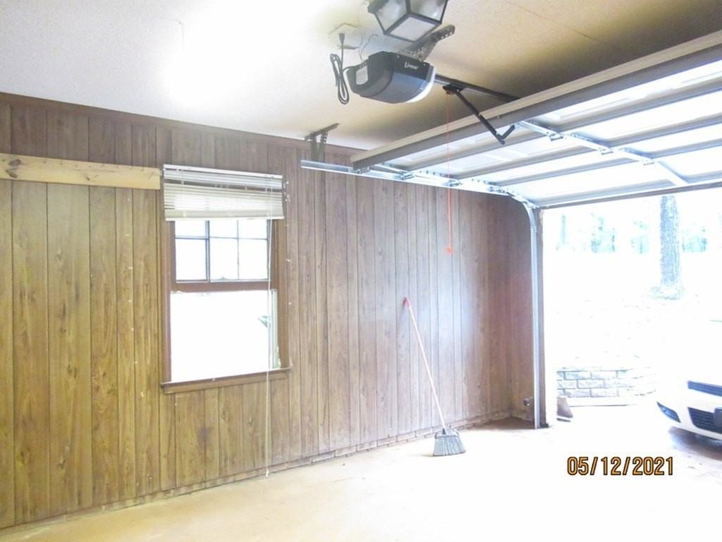 6040 Acton Rd - Photo 3 of 17