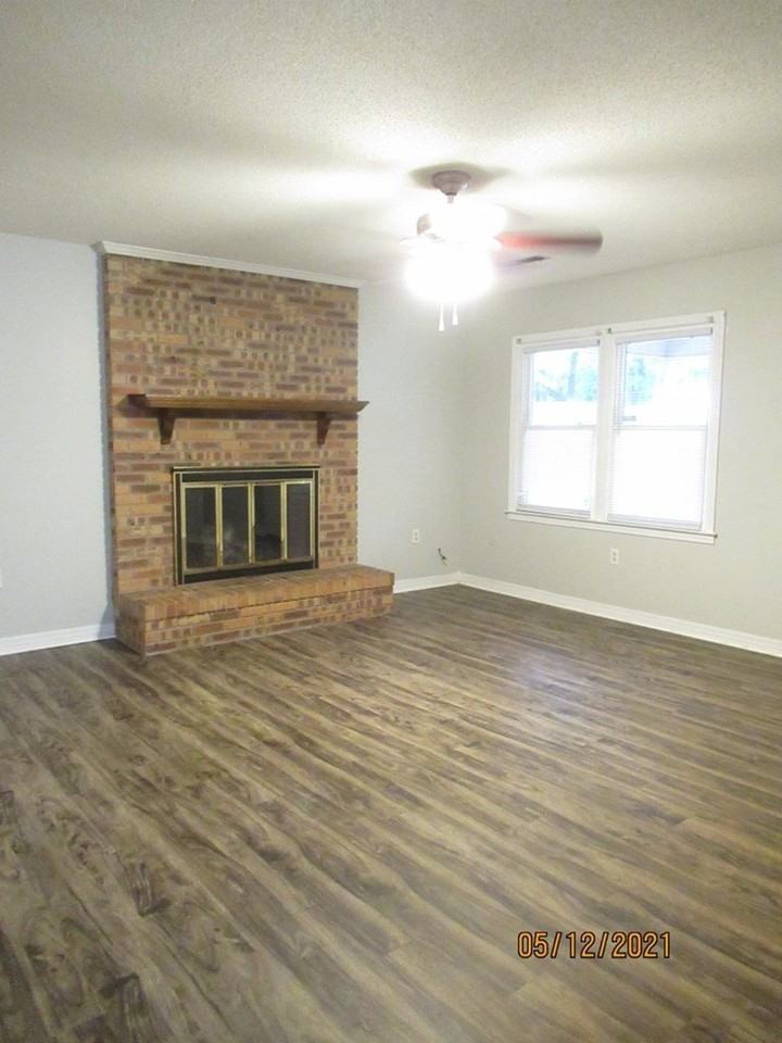 6040 Acton Rd - Photo 4 of 17