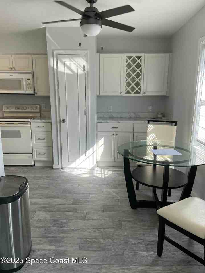 115 E Colonial Ct Apt C - Photo 6 of 26