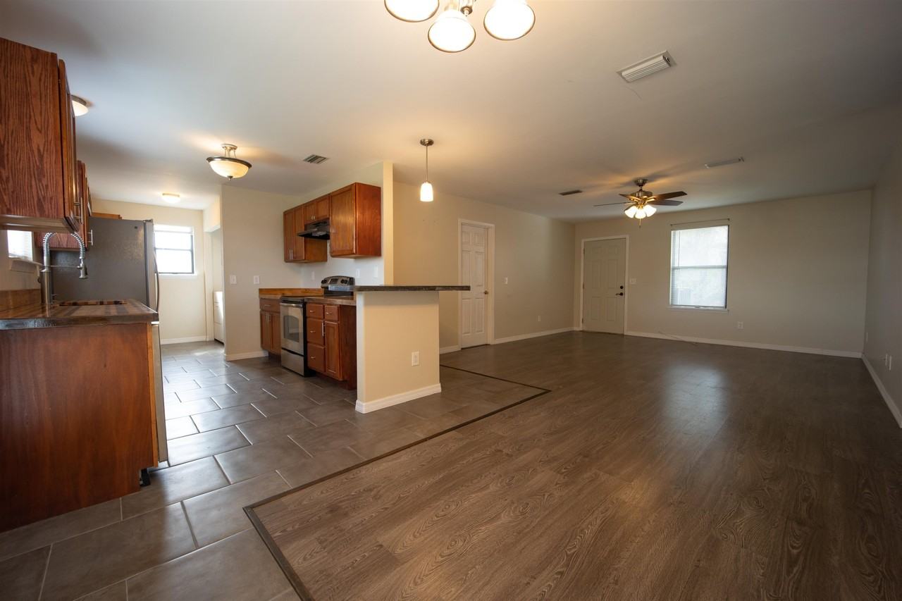 6498 Brevard St - Photo 3 of 30