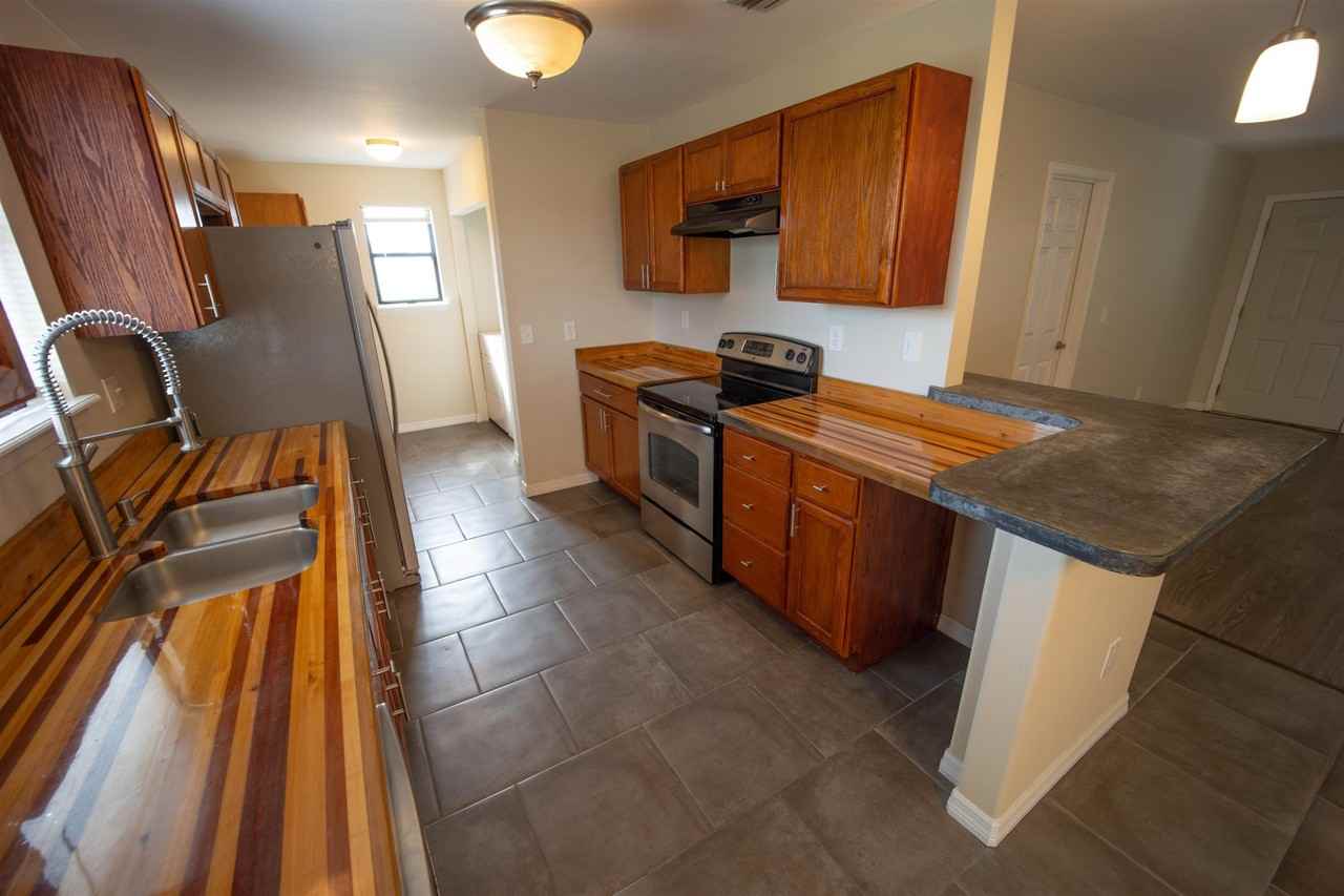 6498 Brevard St - Photo 4 of 30