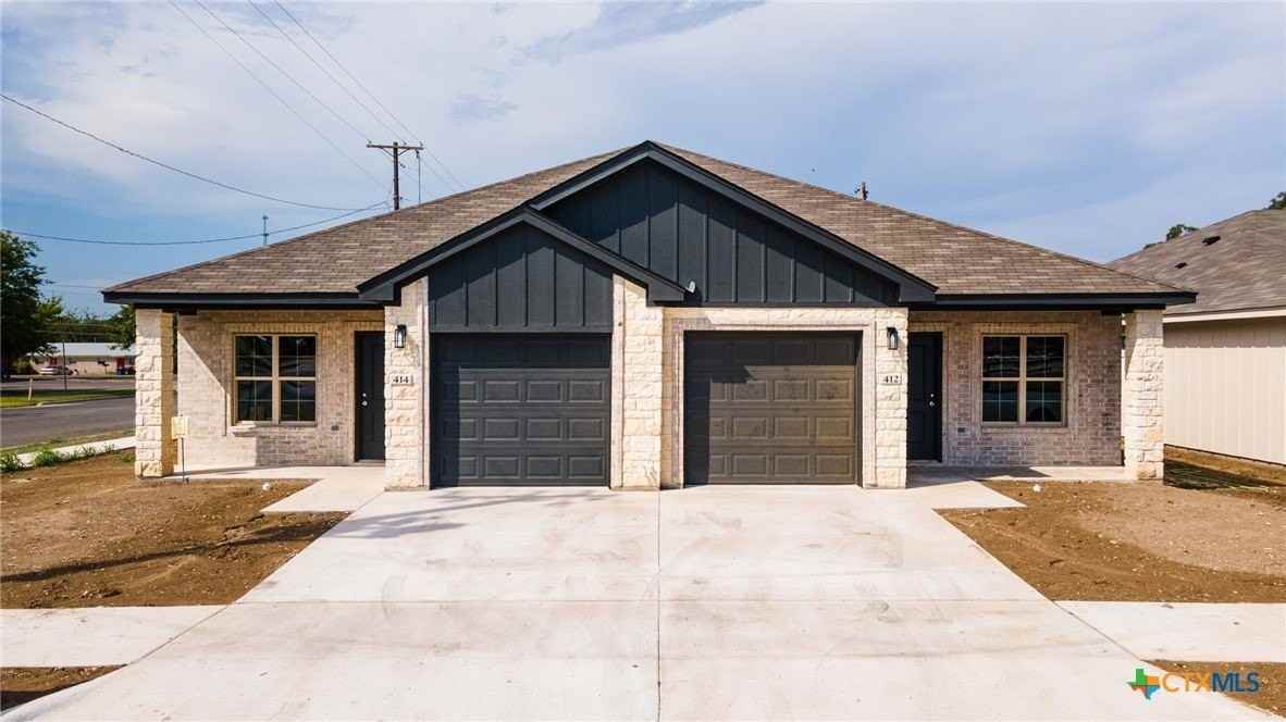 414 W Avenue C - Photo 2 of 23