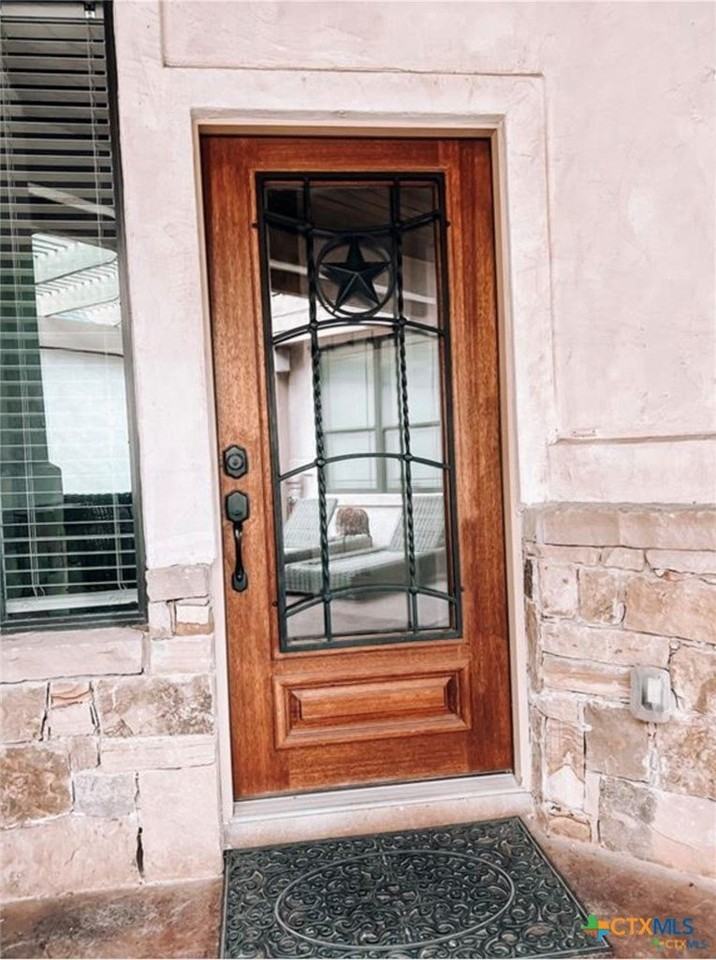 1223 Gruene Vintage - Photo 3 of 32