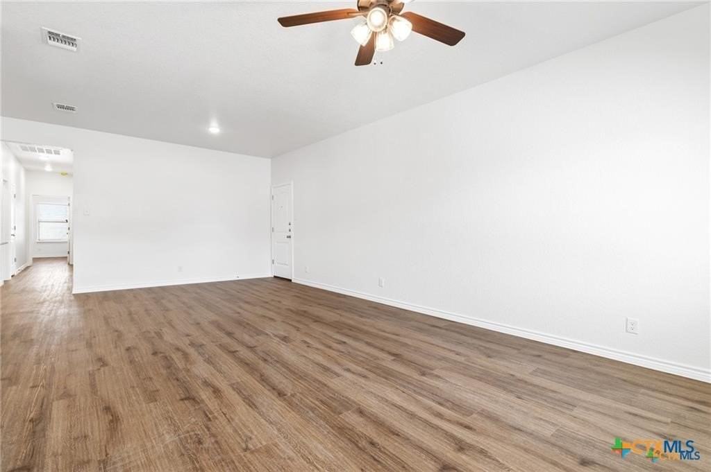 3509 Abraham Dr Apt B - Photo 3 of 19