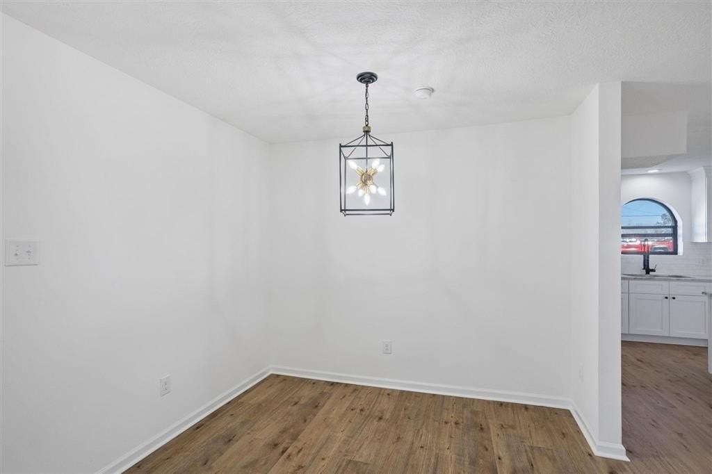 1410 Erika Dr - Photo 7 of 29