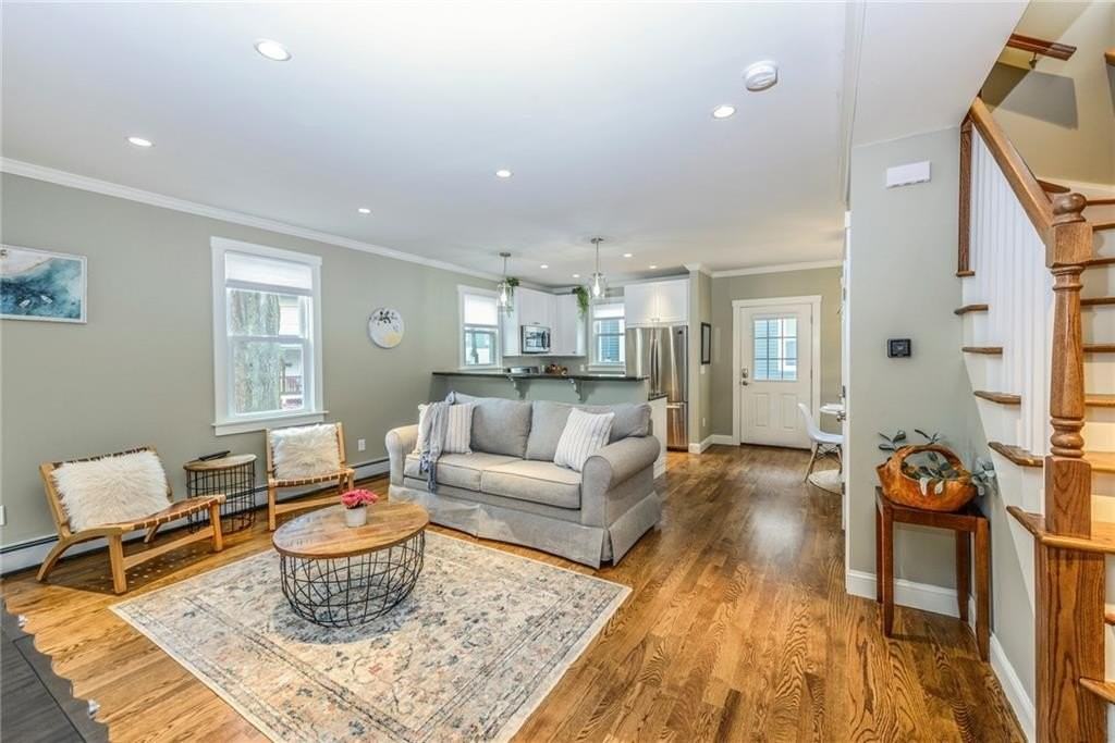 21 Bayview Ave - Photo 2 of 12