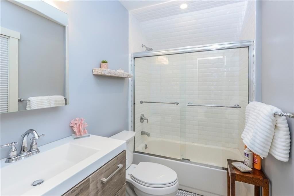 21 Bayview Ave - Photo 7 of 12