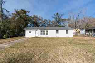 406 Essex Dr - Photo 1 of 1