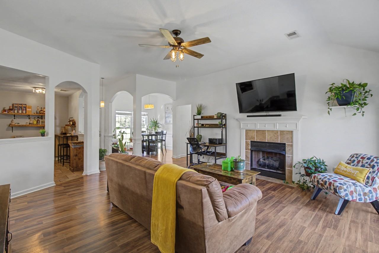 146 Auburn Cir #1 - Photo 6 of 23