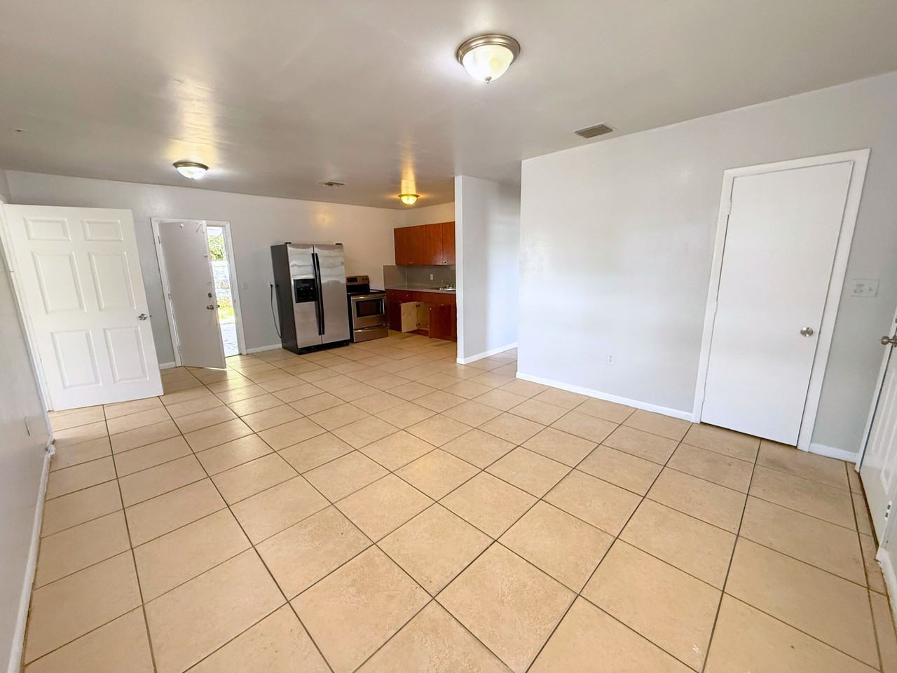 1045 Curtiss Dr - Photo 2 of 15