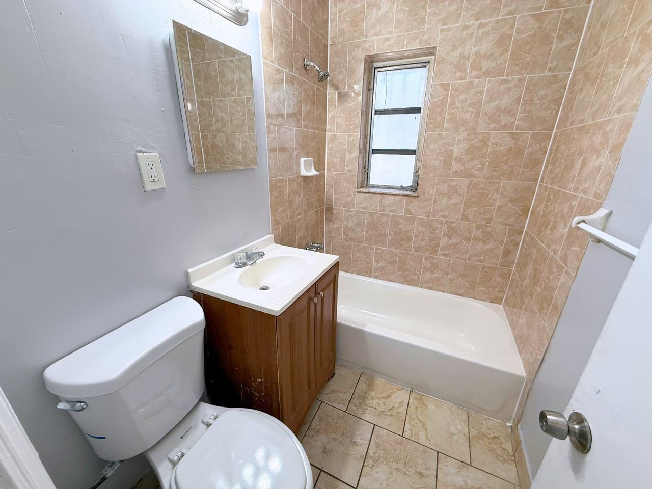 1045 Curtiss Dr - Photo 6 of 15