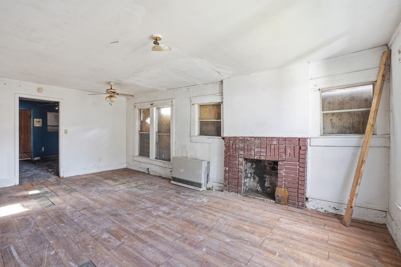 413 Fulton Ave Sw #1 - Photo 2 of 8