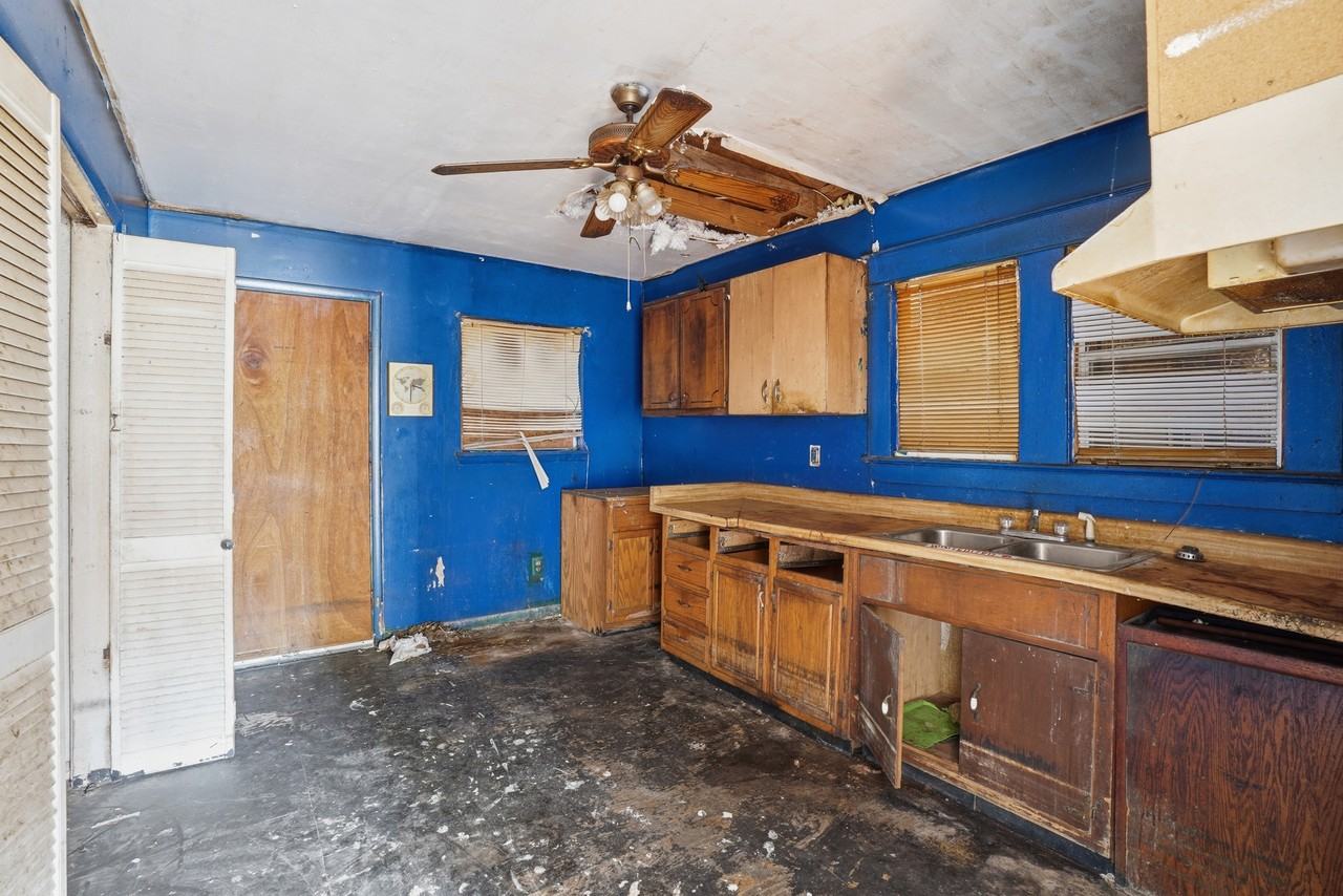 413 Fulton Ave Sw #1 - Photo 6 of 8