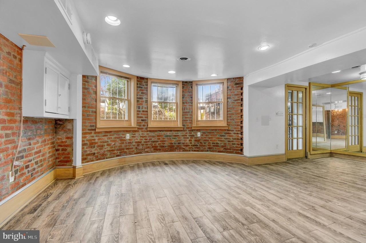 1118 Girard St Nw Unit B - Photo 4 of 20