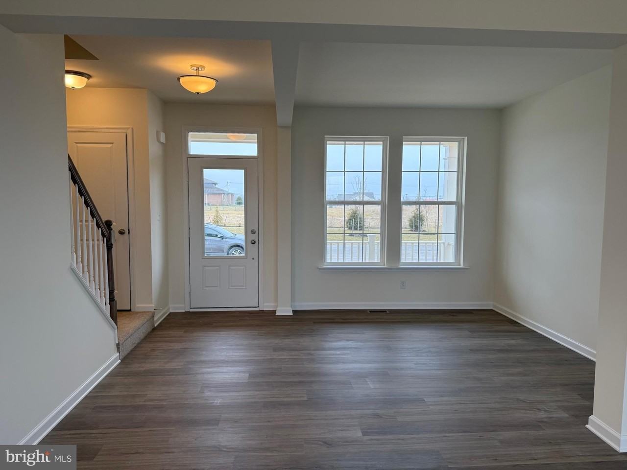 414 Maclaren Ln - Photo 3 of 16