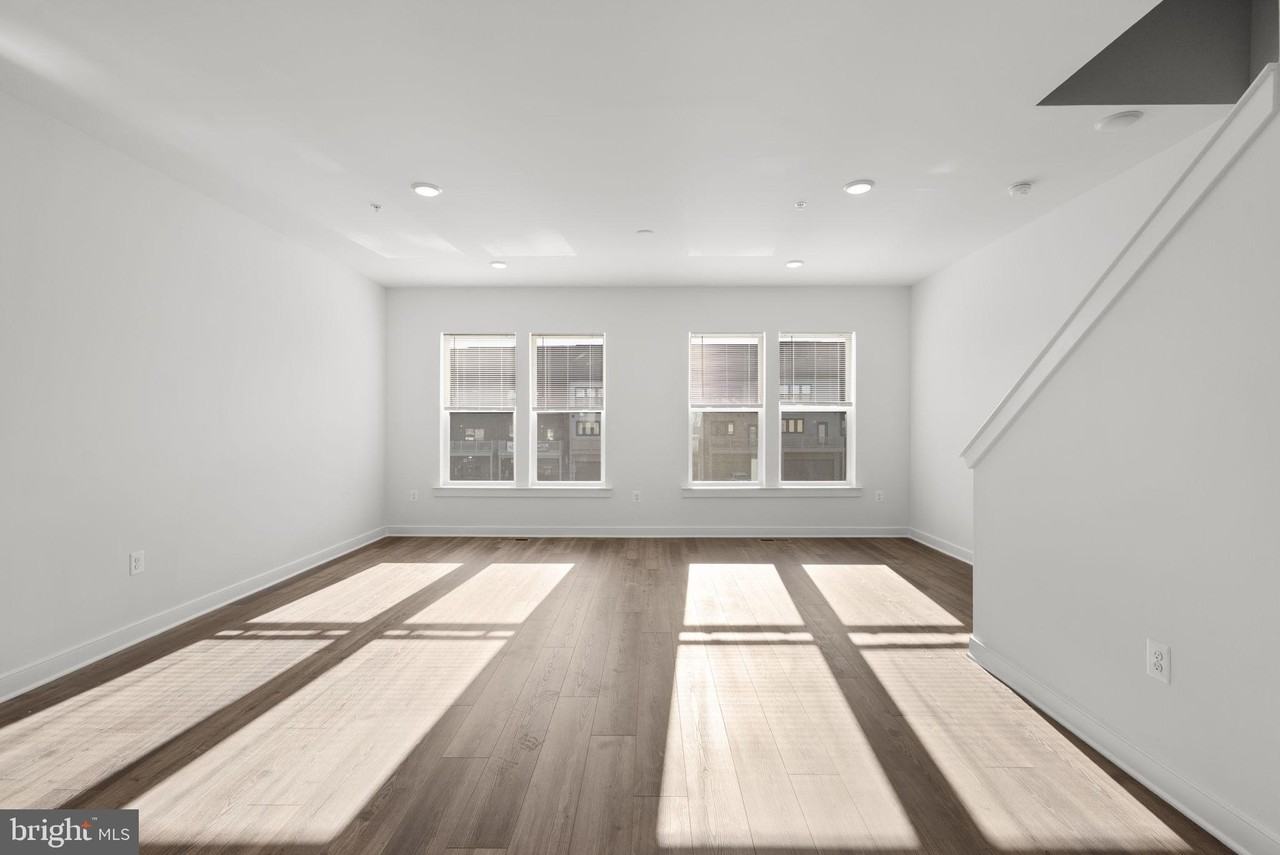 1309 Bracken Ln - Photo 2 of 39