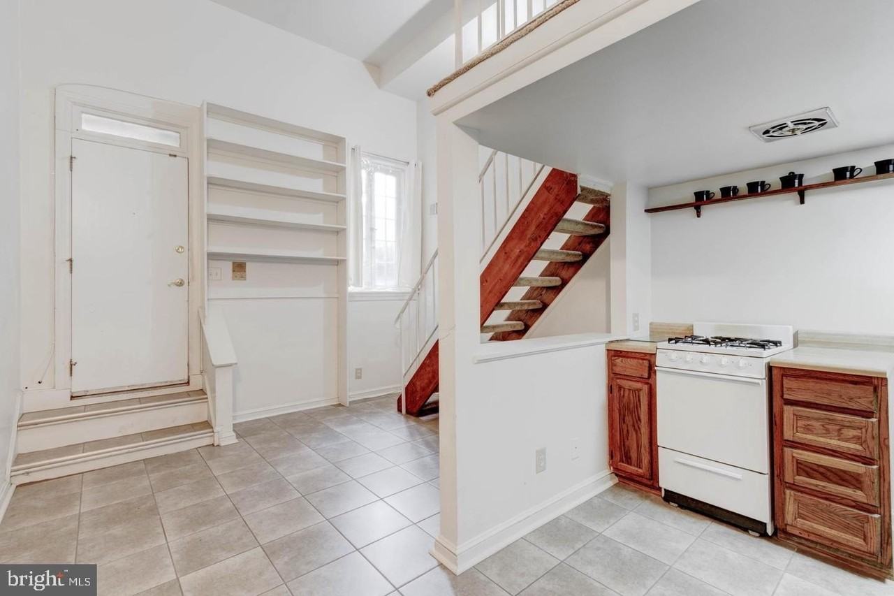 38 S Carrollton Ave - Photo 7 of 19