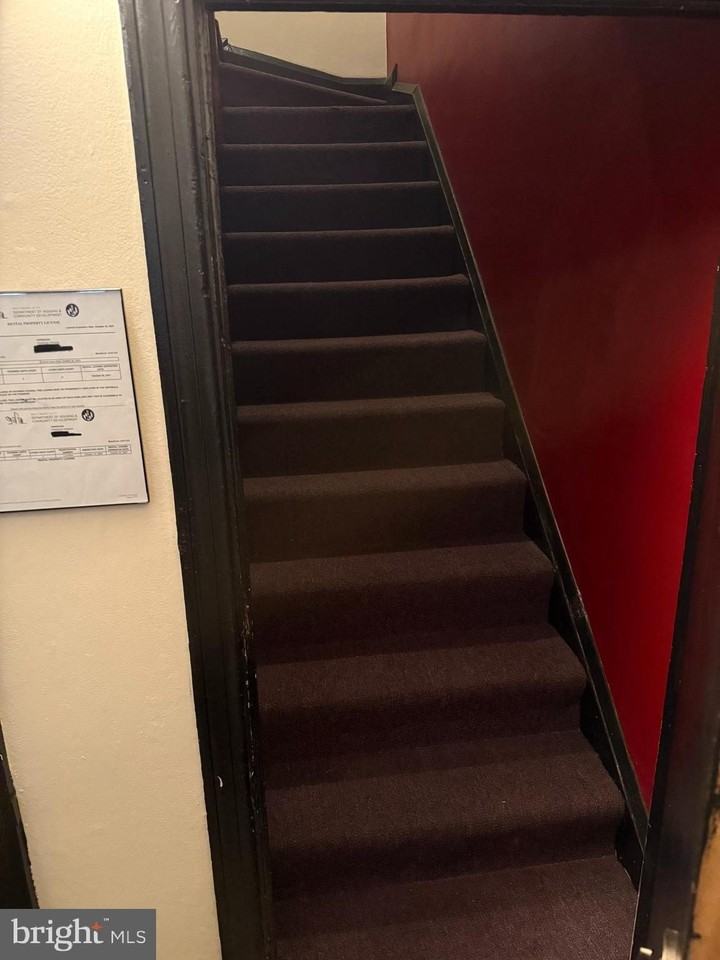 703 N Augusta Ave - Photo 2 of 7