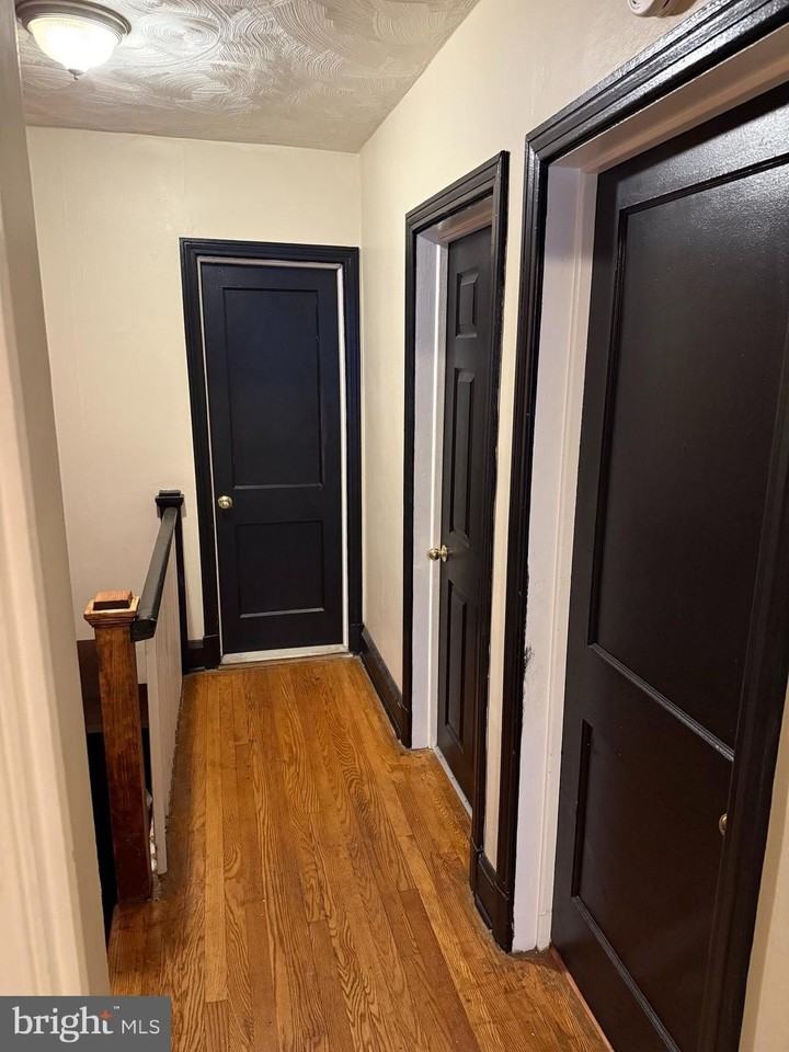 703 N Augusta Ave - Photo 3 of 7