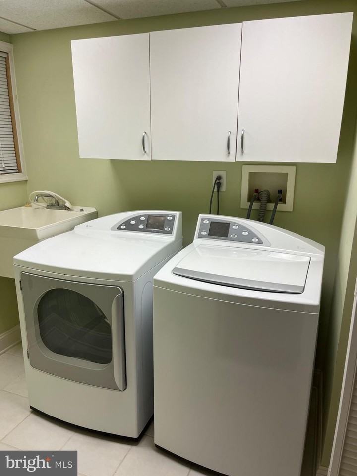 853 Century St - Photo 6 of 18