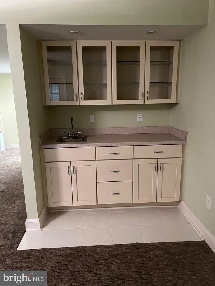 853 Century St - Photo 7 of 18