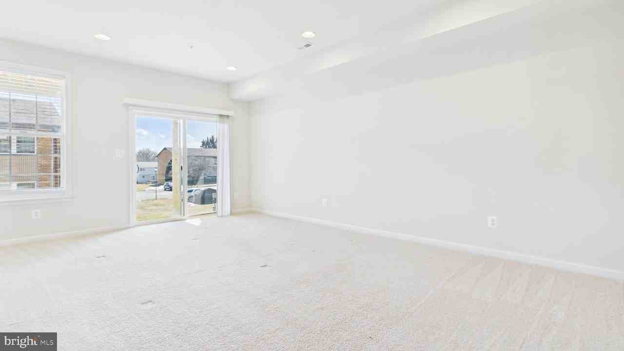 23 Chester Ct - Photo 4 of 46